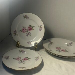 saucer set of  2 6 1/2 inch 2 Bowls 8 1/4 inch Made in Czechosolvaki set of 2